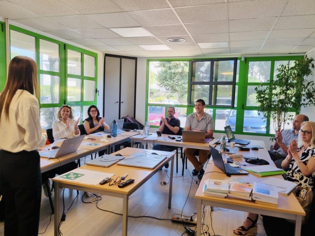 Durant les travaux pratiques, chacun à son tour prends le rôle de formateur